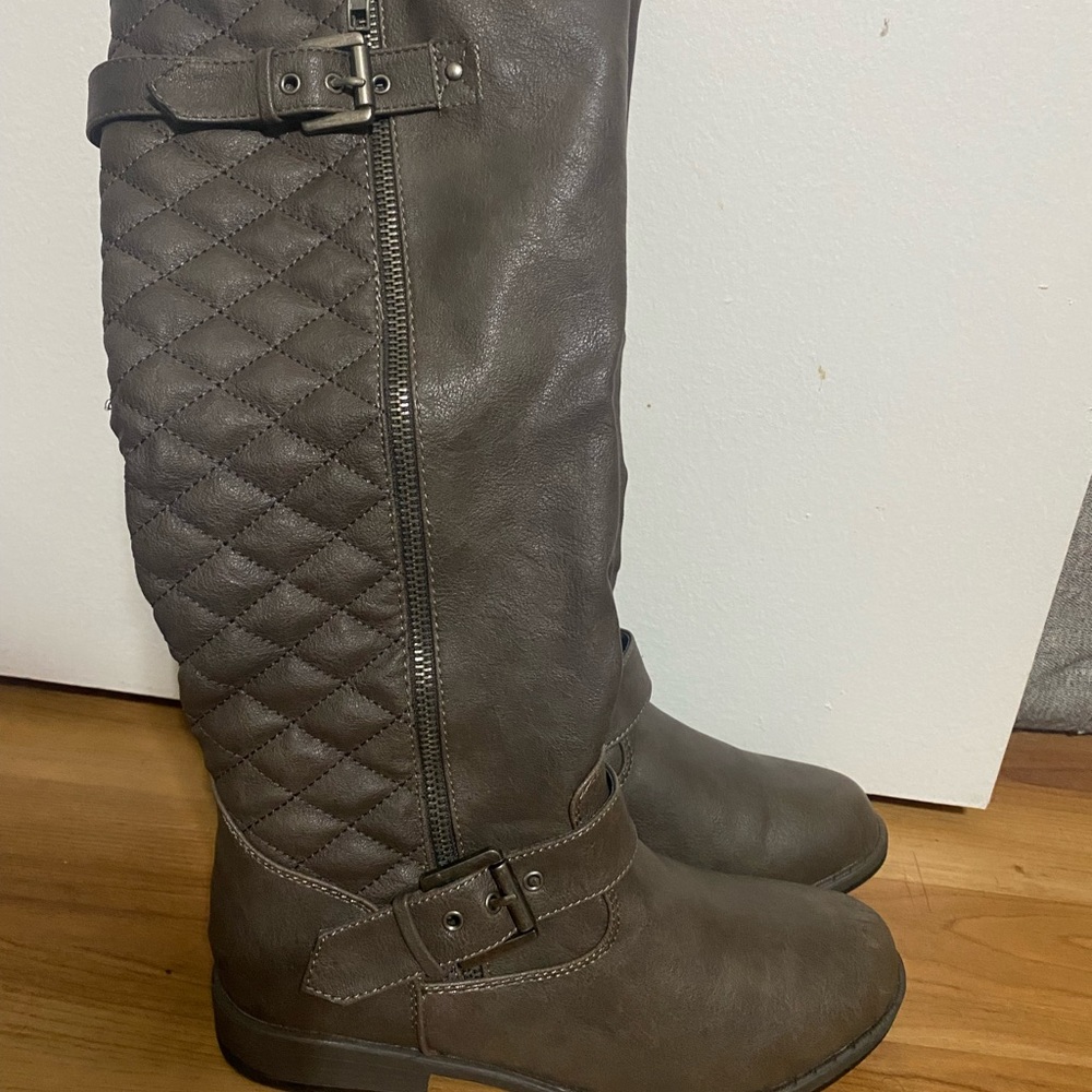 Women’a dress boots